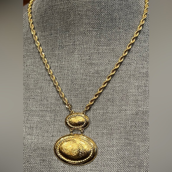 Monet Jewelry - Signed MONET Gold Tone Rope Statement Necklace Choker Chain Oval Pendant 18”